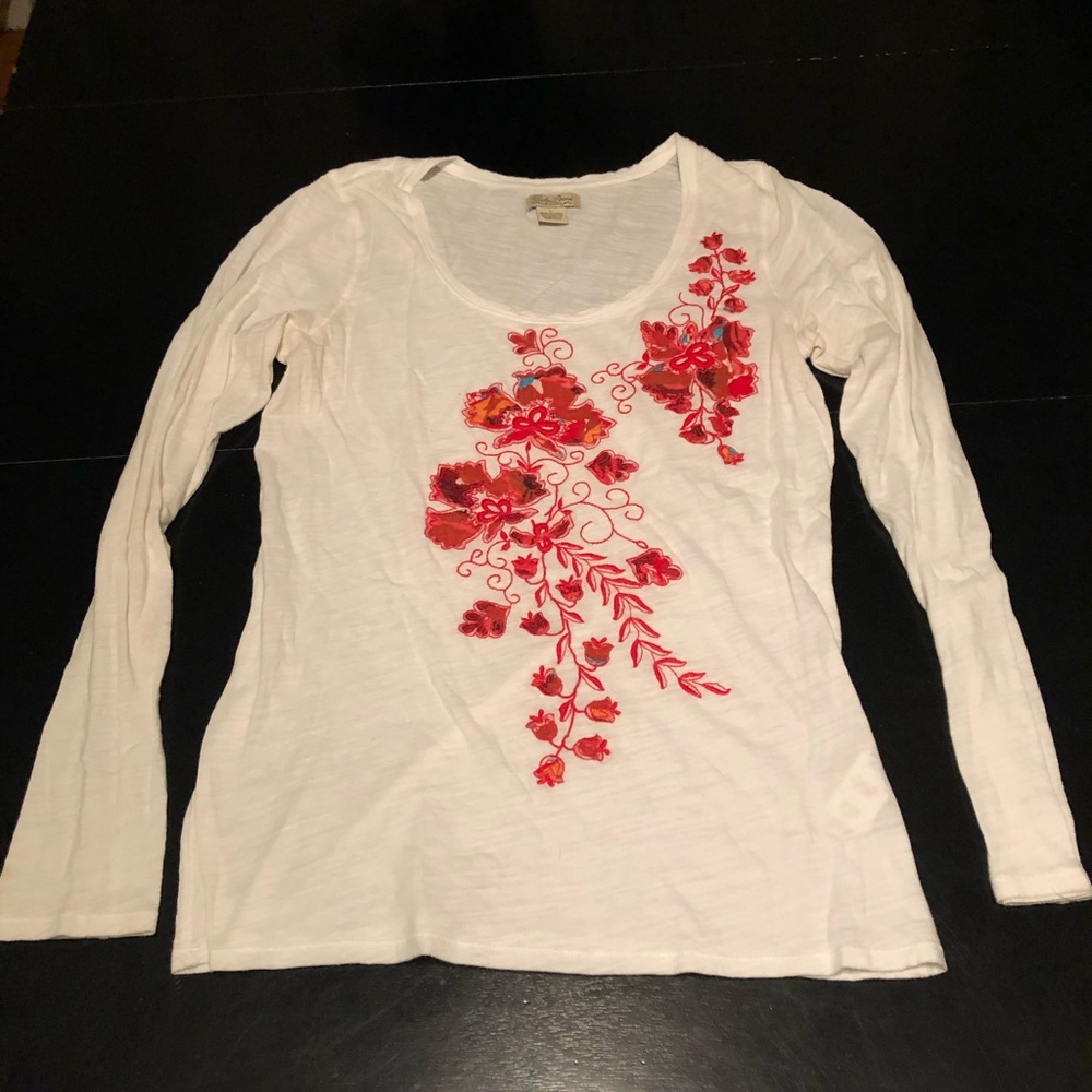 Women’s Lucky Brand embroidered top in GUC